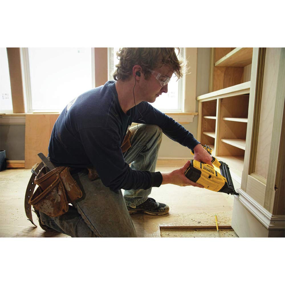 20V MAX Cordless Brad Nailer Kit 18GA L14026
