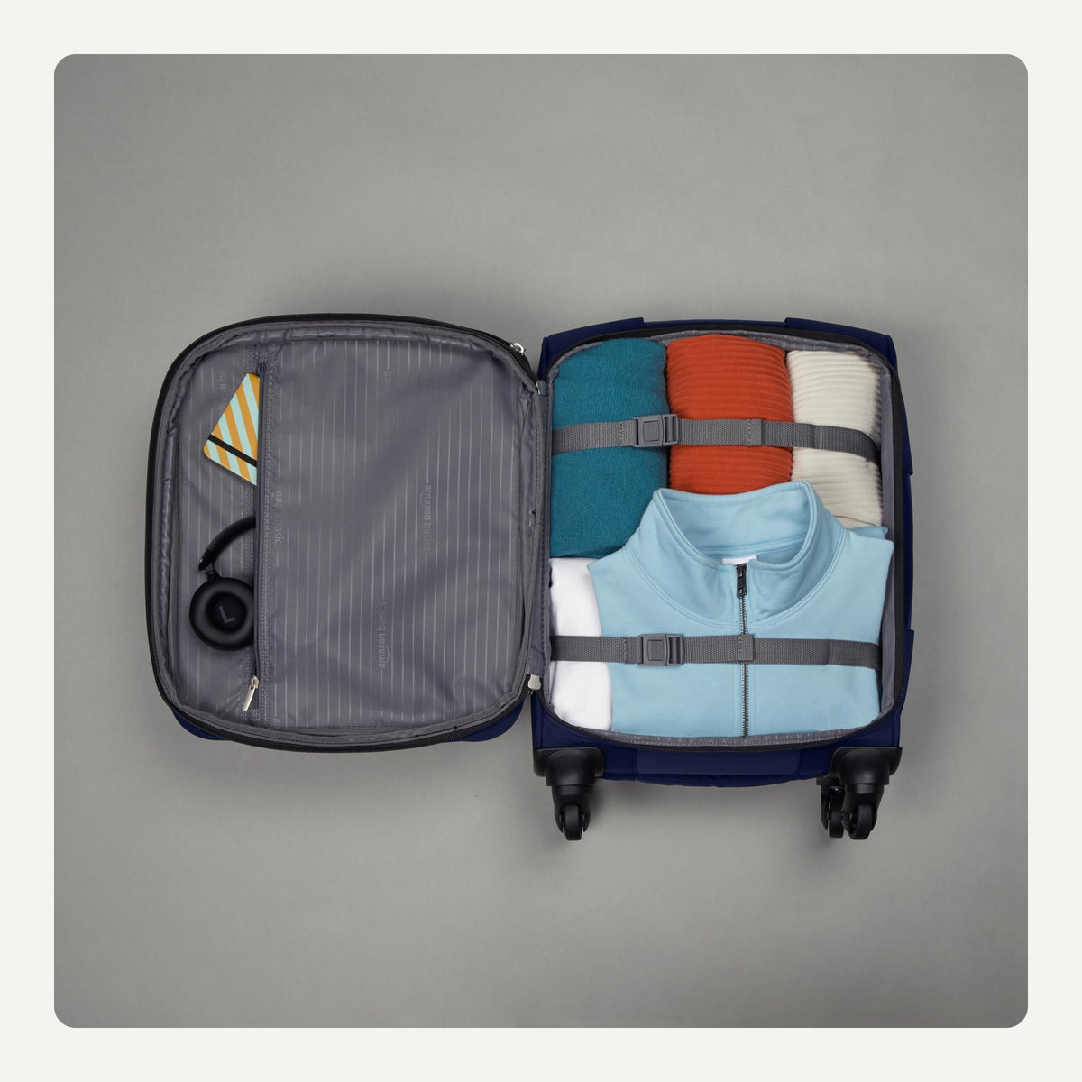 18" Medium Expandable Softside Suitcase with Spinner Wheels, Black W55201