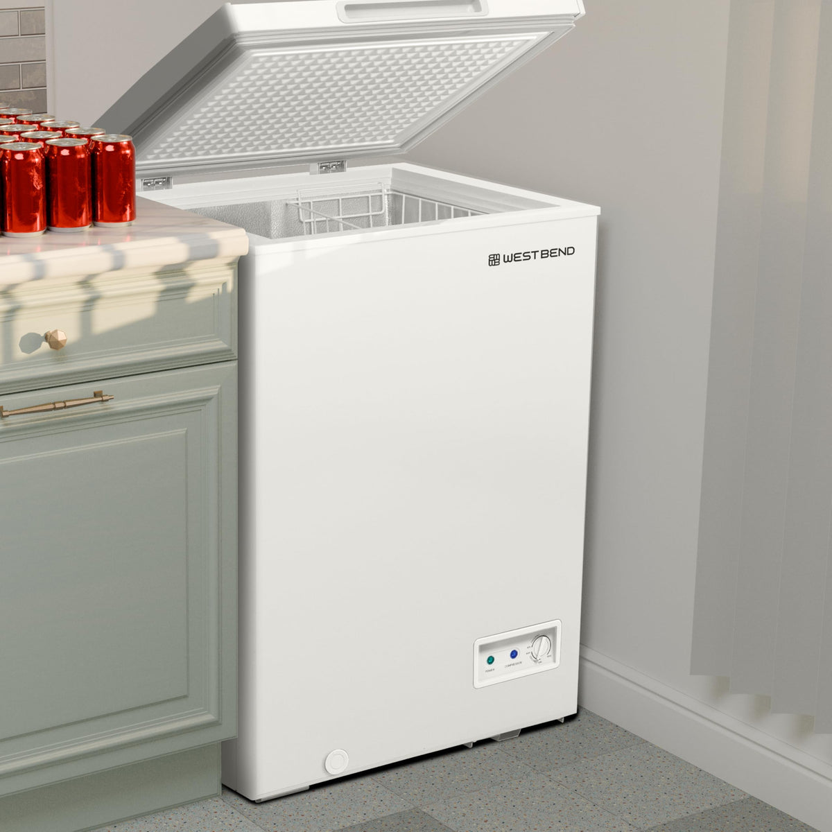 White 5-Cu.Ft Chest Freezer with Adjustable Temperature Control D508625